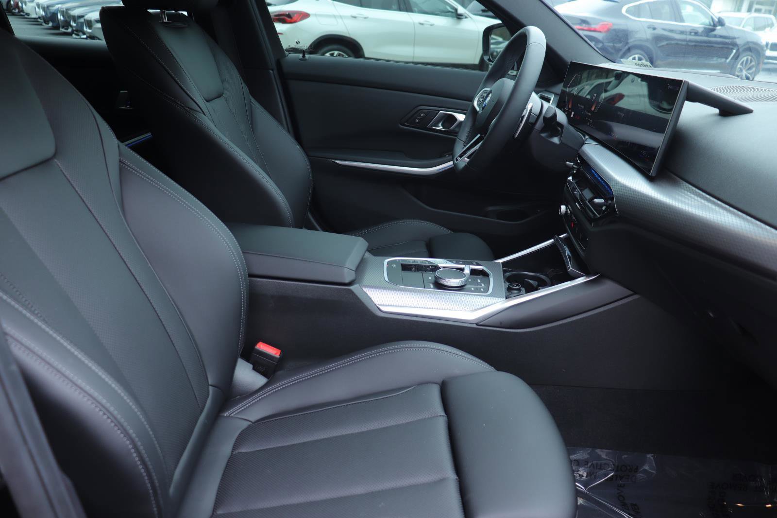 Used 2026 BMW 330i Sedan w/ M Sport Package image 17