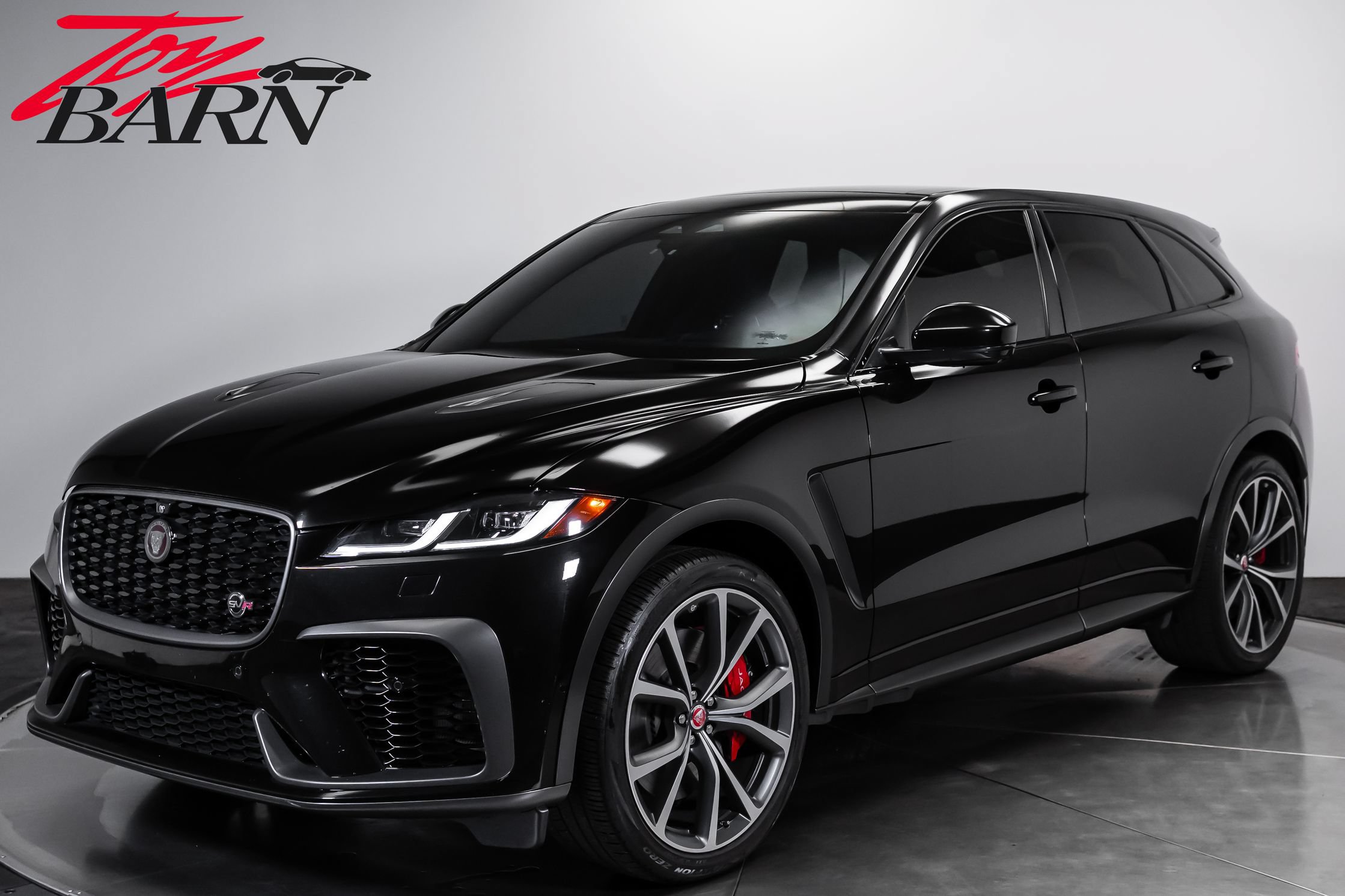 Used 2021 Jaguar F-PACE SVR AWD/4WD image 1