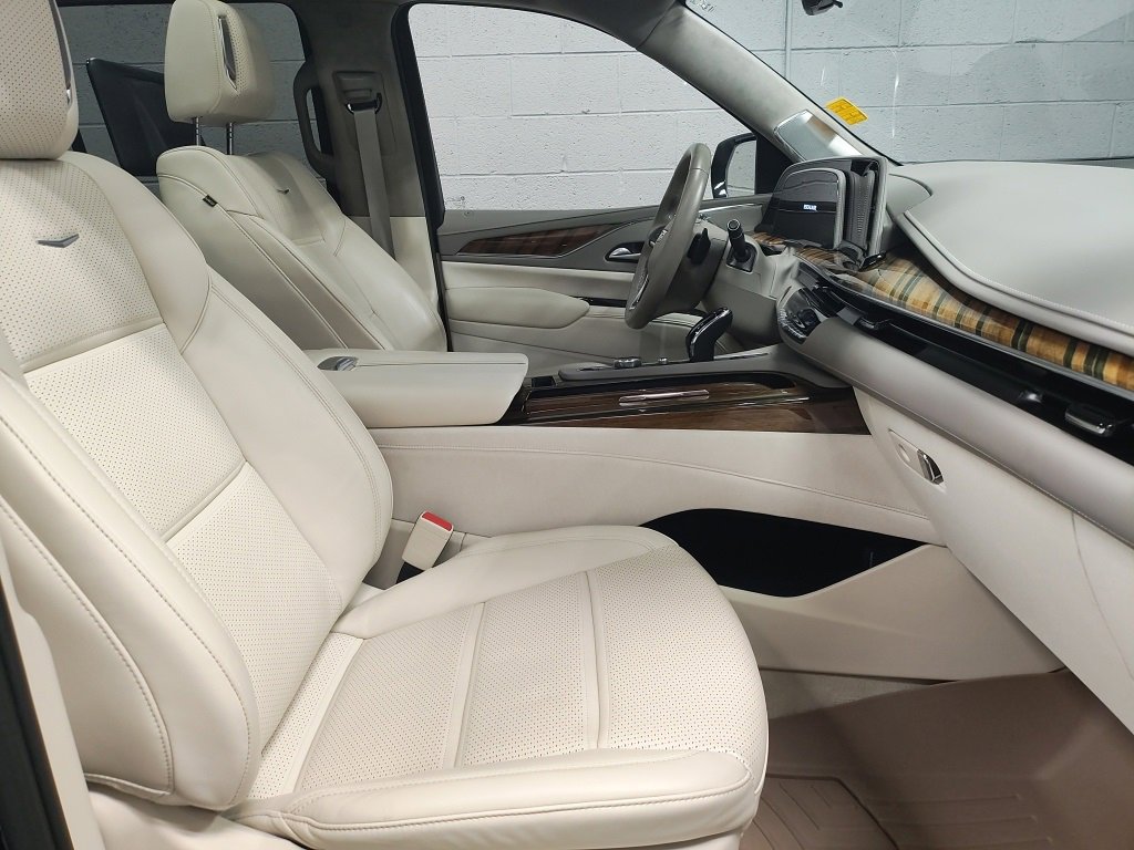 Used 2022 Cadillac Escalade Premium Luxury Platinum image 7