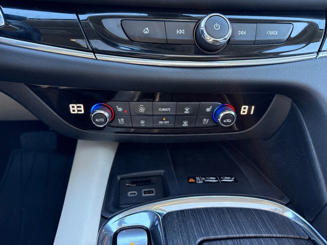 Used 2023 Buick Enclave Avenir image 28