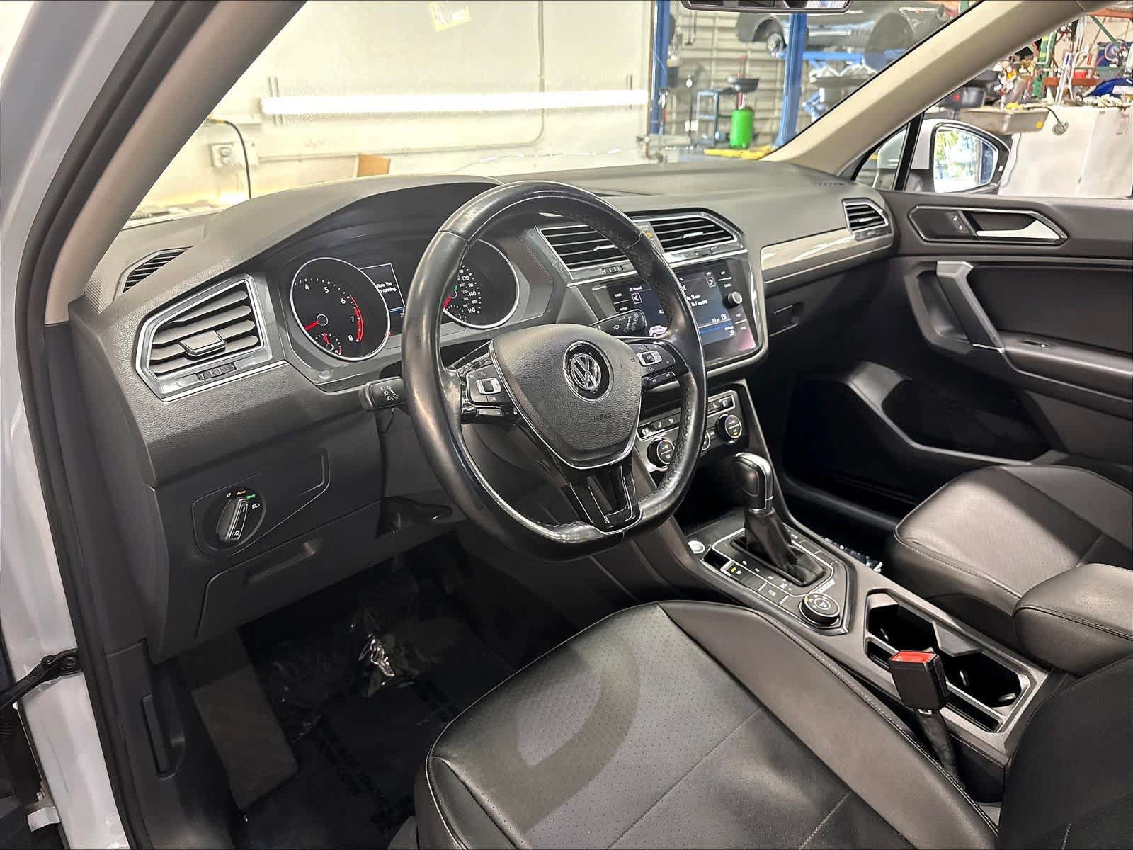 Used 2018 Volkswagen Tiguan SE AWD/4WD image 20
