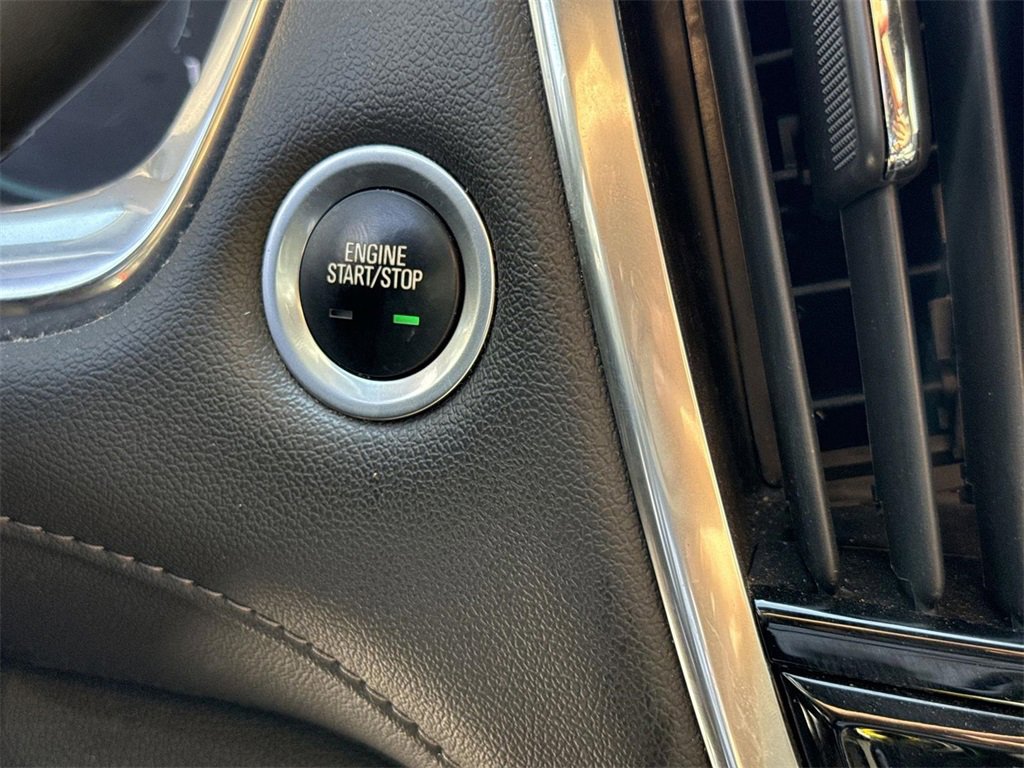 Used 2023 Chevrolet Traverse LT image 15