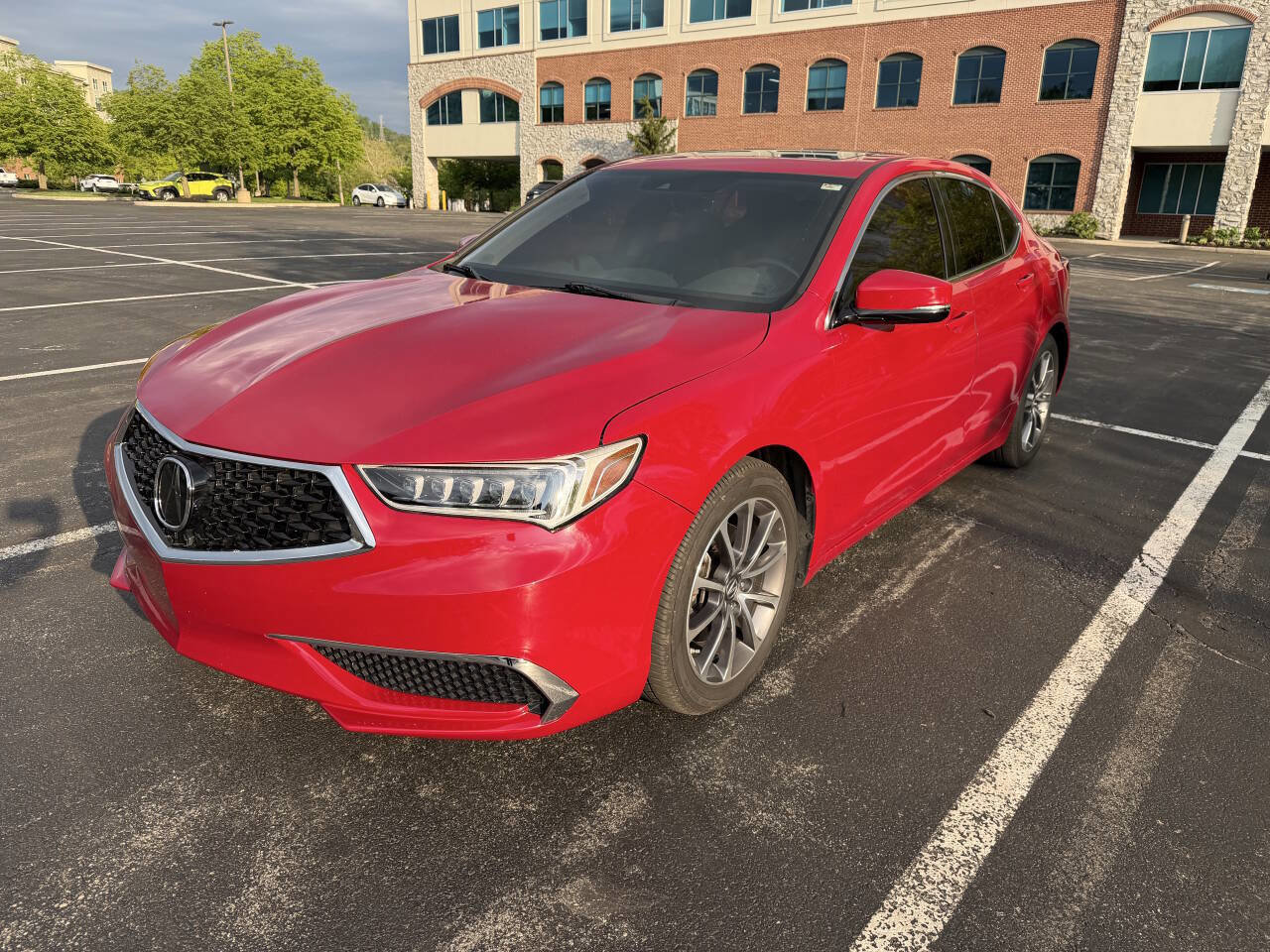 Used 2019 Acura TLX V6 SH-AWD image 2