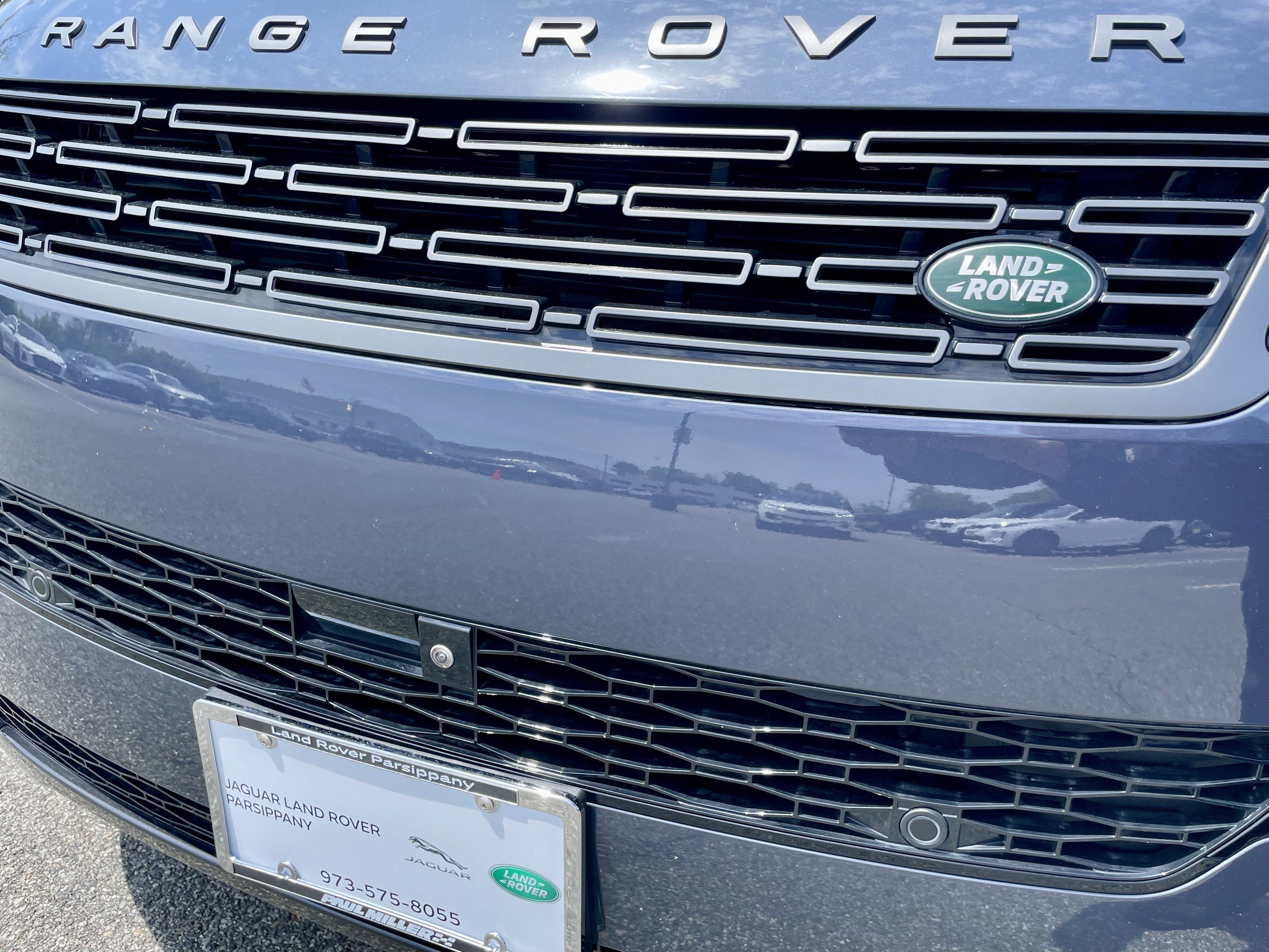 Used 2025 Land Rover Range Rover Sport AWD/4WD image 32
