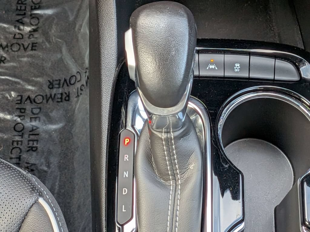 Used 2024 Buick Encore GX Avenir AWD/4WD image 25