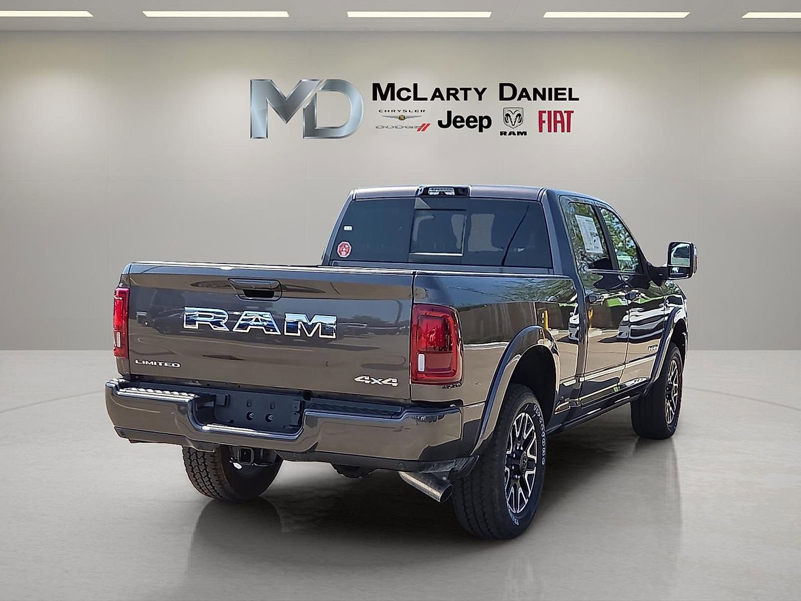 Used 2025 RAM 2500 Limited AWD/4WD image 5