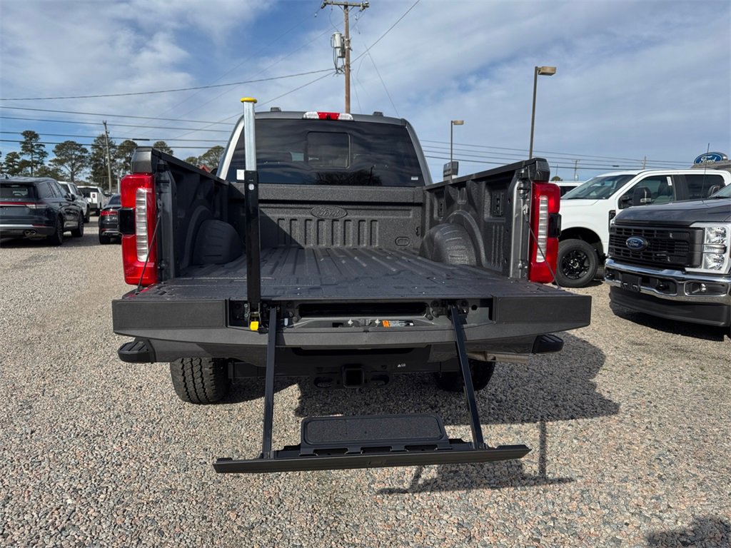 New 2025 Ford F250 XLT w/ Black Appearance Package image 10