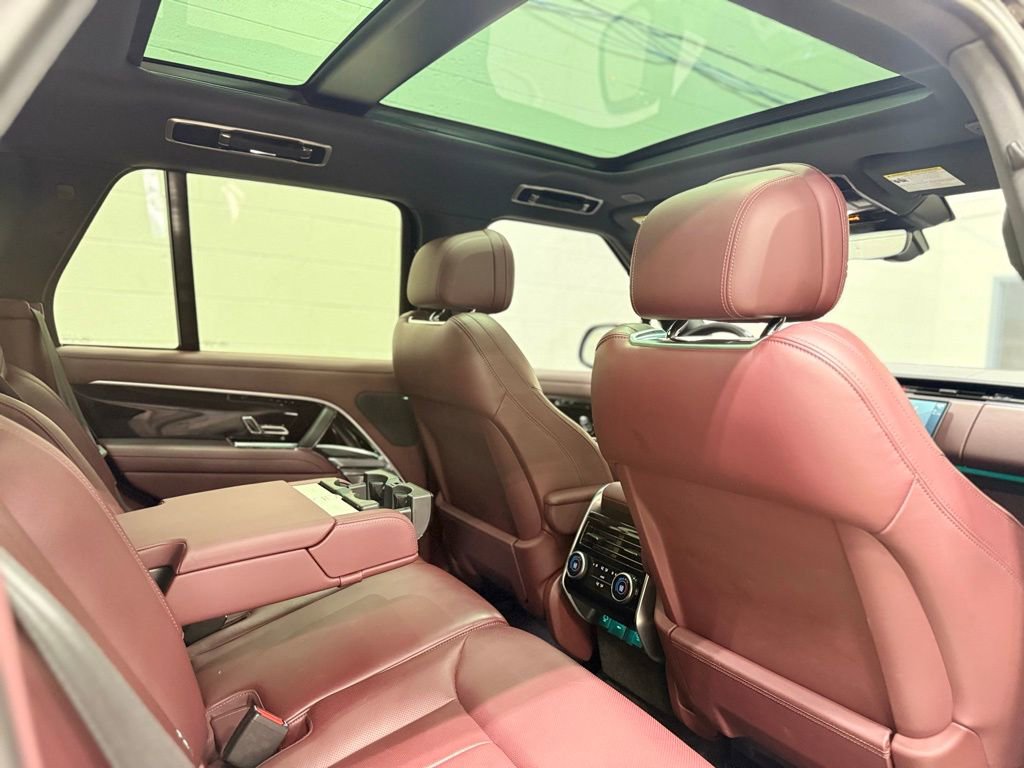 Used 2023 Land Rover Range Rover SE image 41