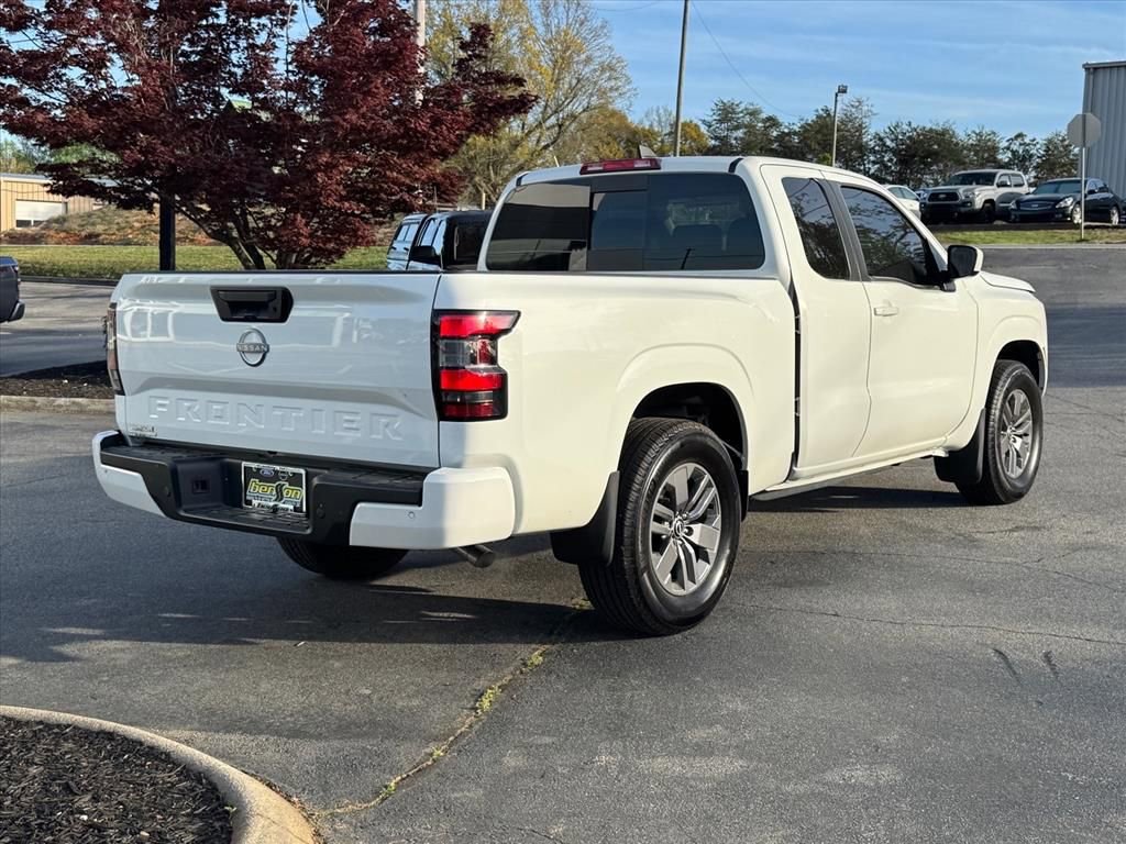 Certified 2025 Nissan Frontier SV image 3