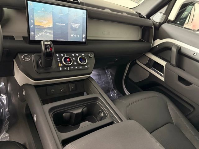Used 2023 Land Rover Defender 130 SE image 20