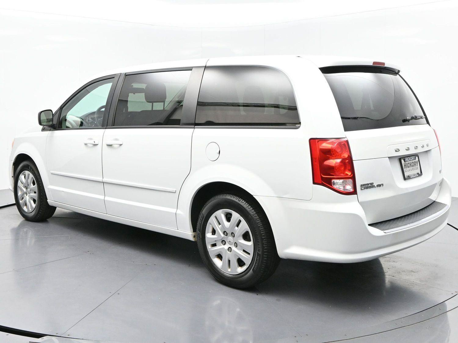 Used 2017 Dodge Grand Caravan SE FWD image 5