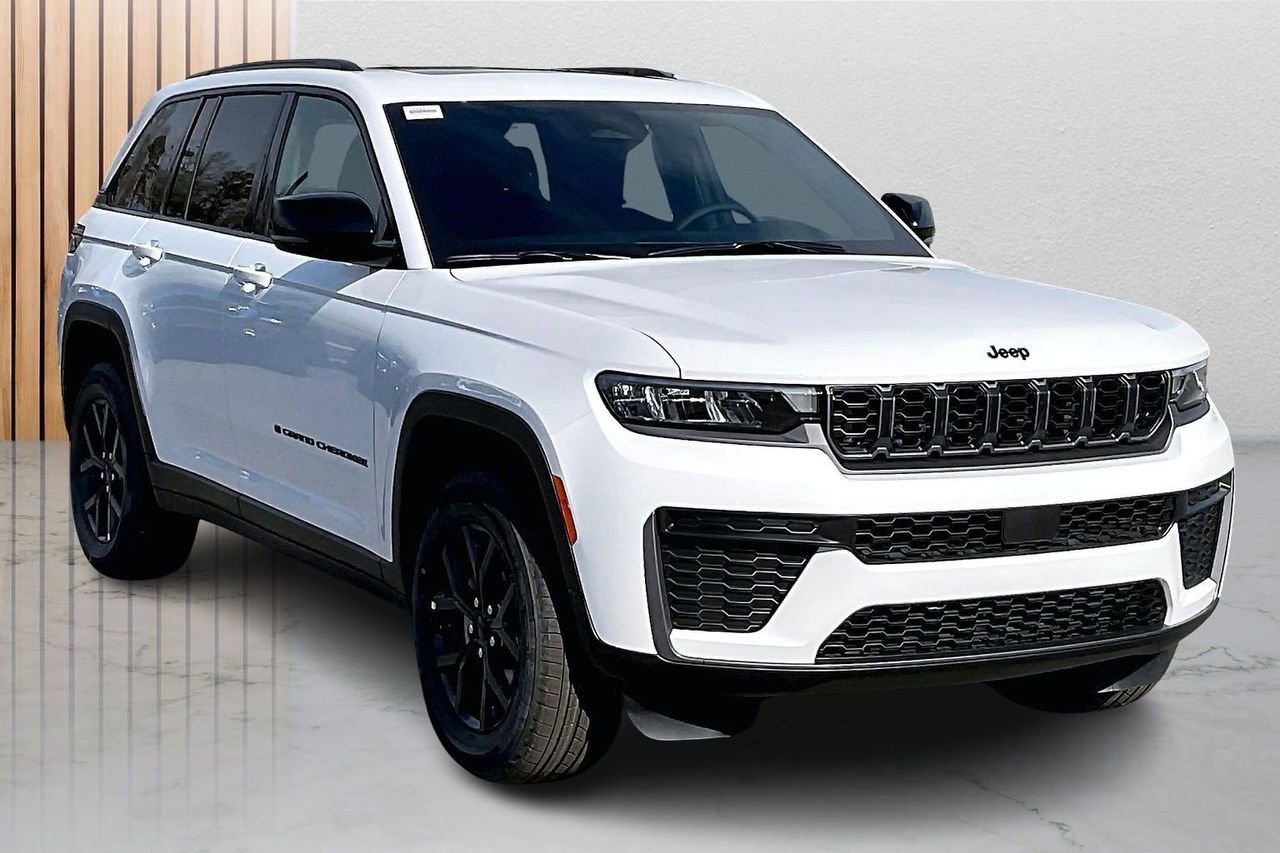 New 2026 Jeep Grand Cherokee Altitude image 2