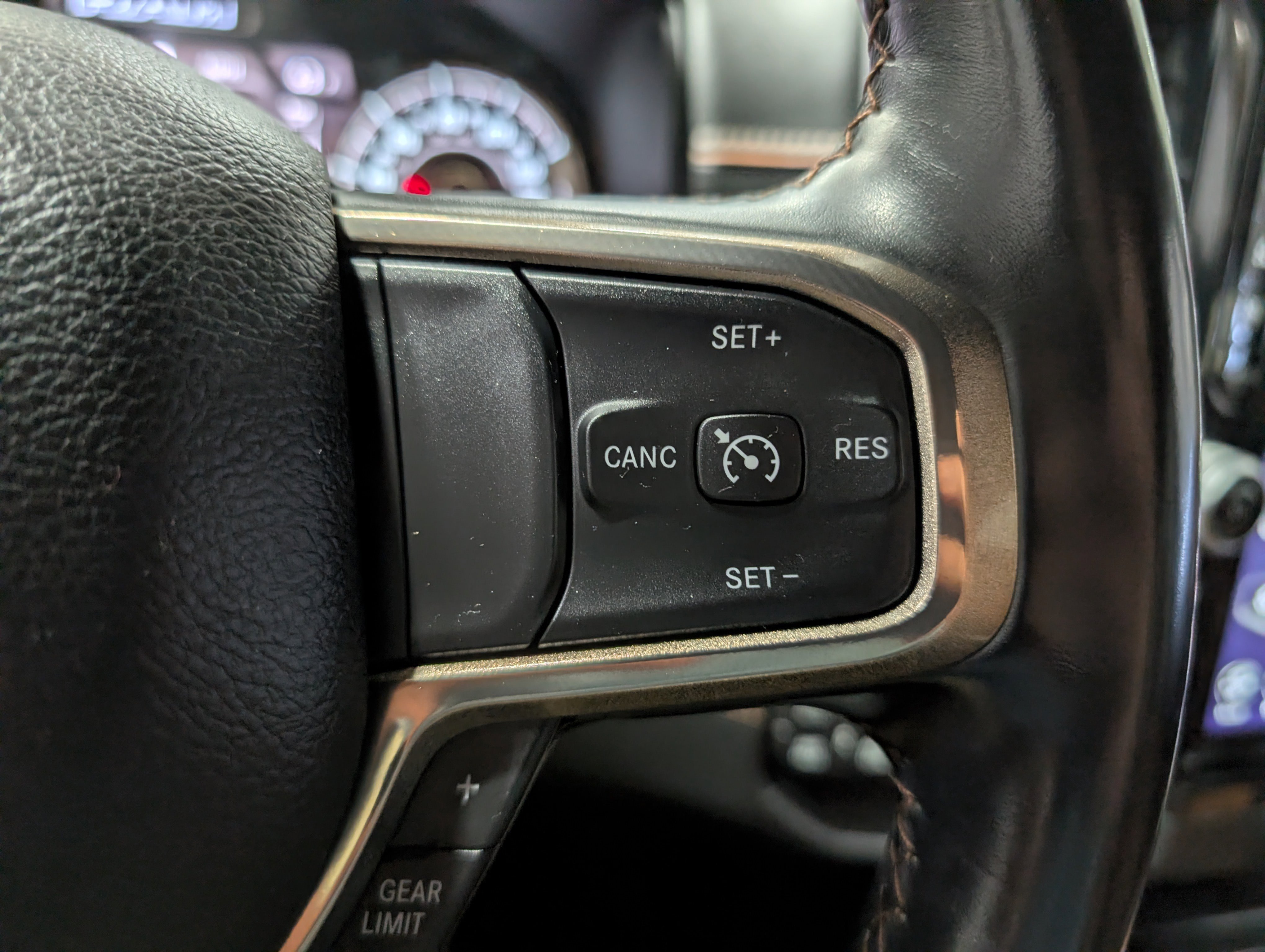 Used 2021 RAM 1500 Limited w/ Body Color Bumper Group image 25