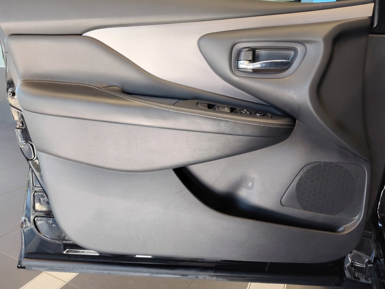 Used 2022 Nissan Murano S image 27