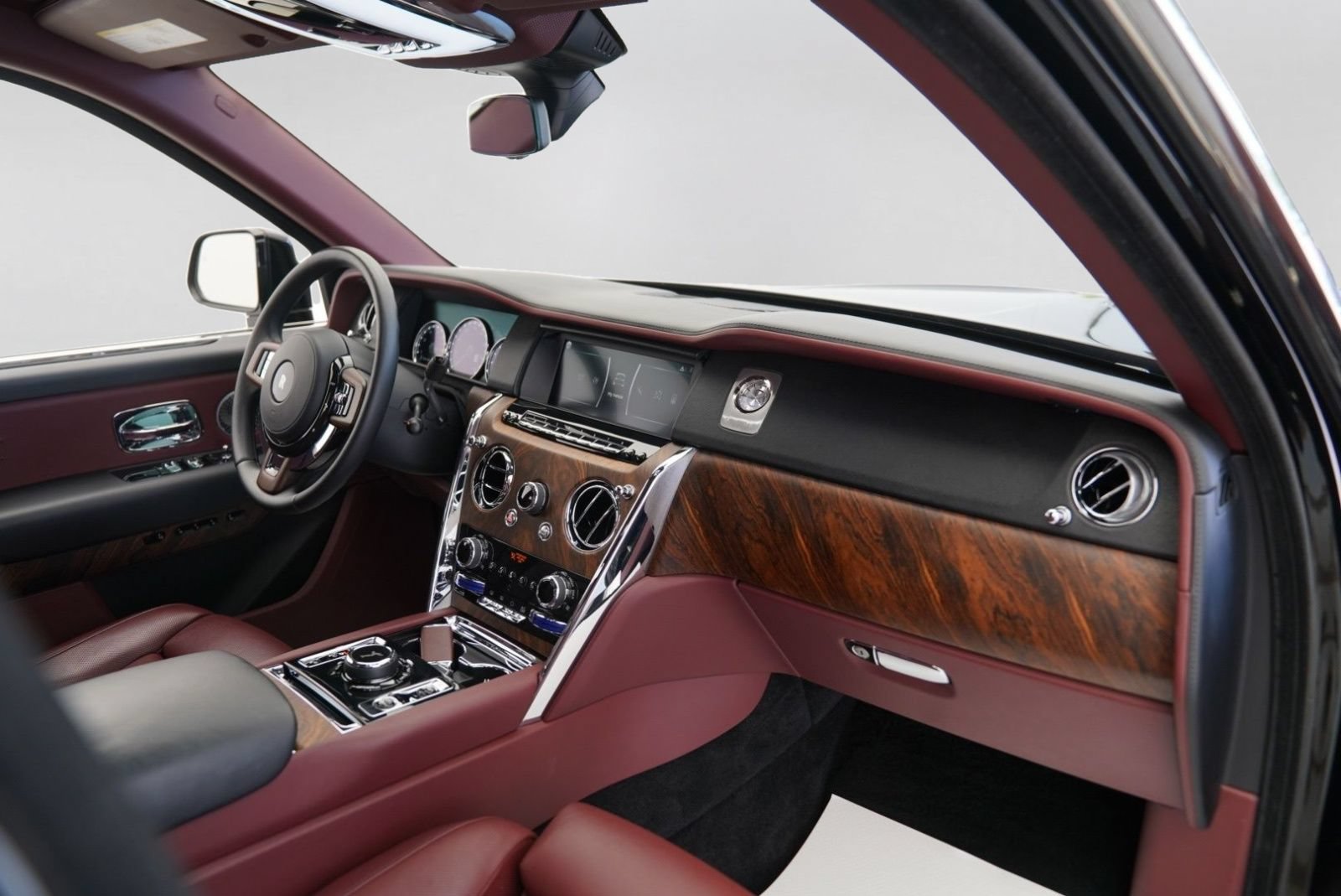 Certified 2020 Rolls-Royce Cullinan AWD/4WD image 39