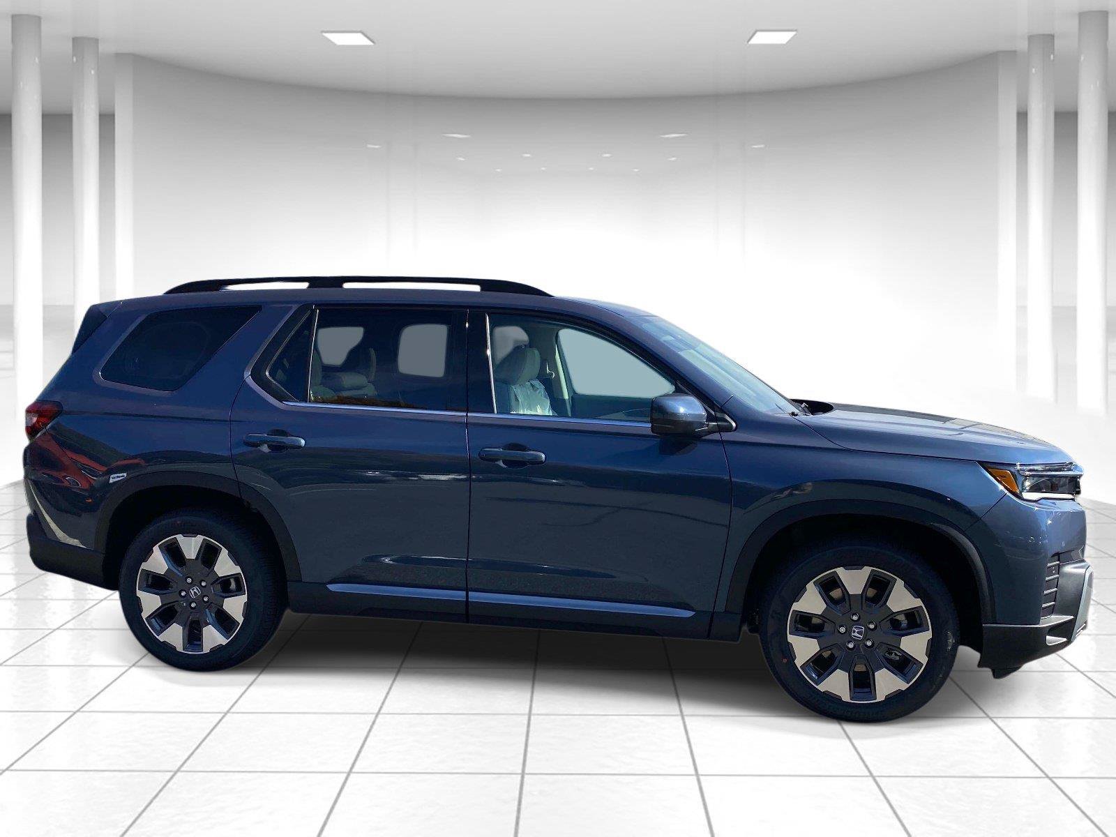 New 2026 Honda Pilot Touring image 2