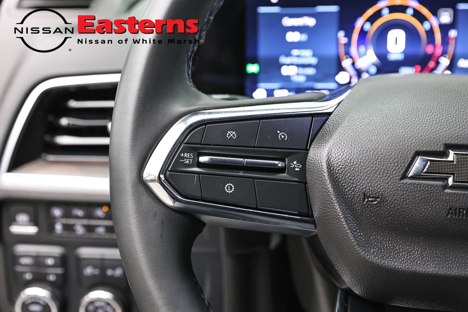 Used 2025 Chevrolet Suburban Z71 AWD/4WD image 15