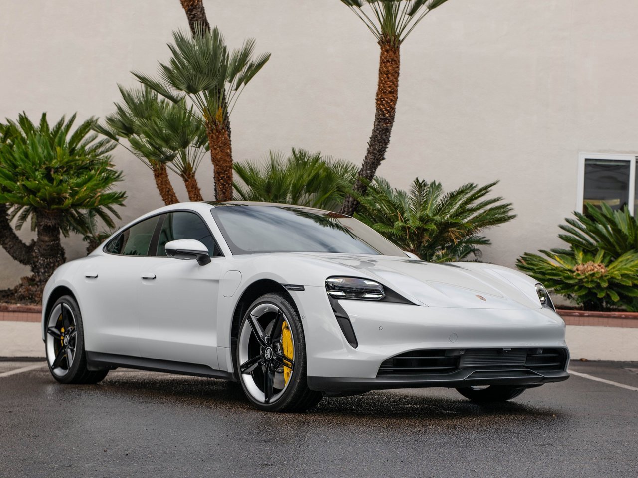 Used 2020 Porsche Taycan 4S image 15