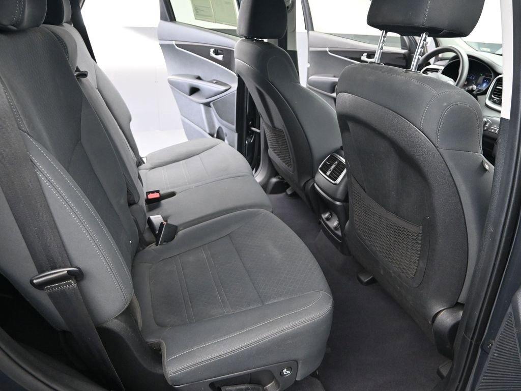 Used 2020 Kia Sorento LX image 22
