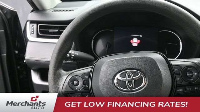 Used 2024 Toyota RAV4 LE AWD/4WD image 16