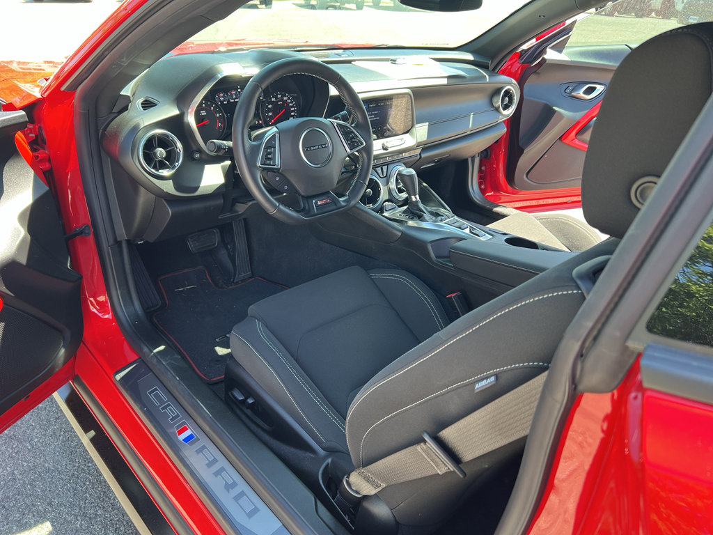 Used 2021 Chevrolet Camaro SS RWD image 7