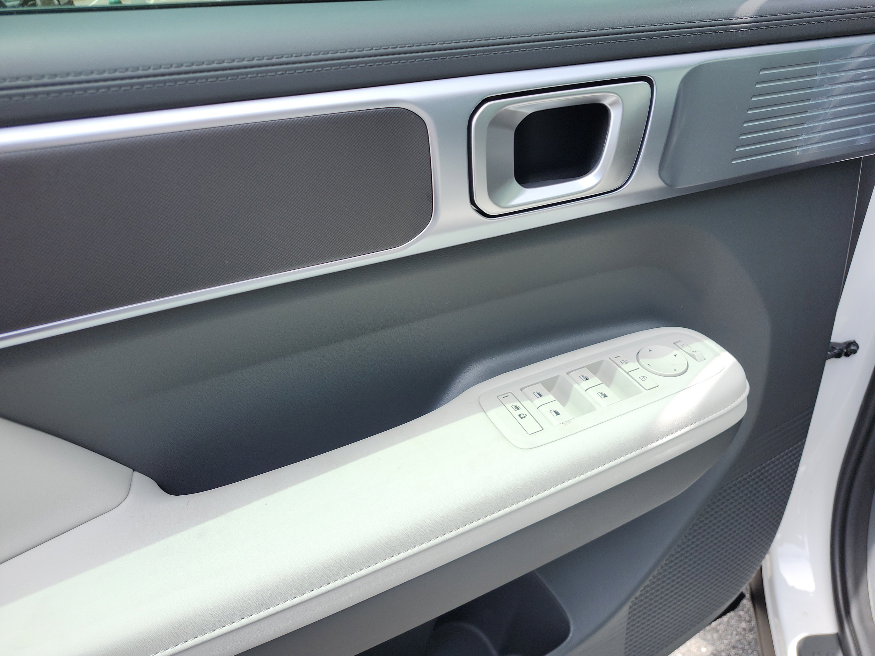 New 2027 Hyundai Santa Fe SEL FWD image 15