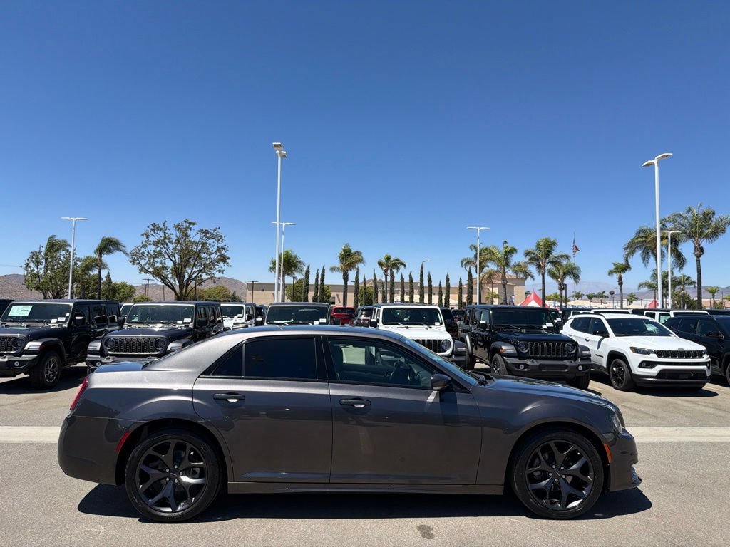 Used 2023 Chrysler 300 Touring L RWD image 9