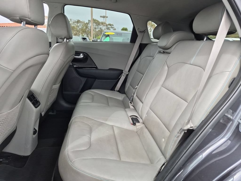 Used 2018 Kia Niro EX Premium FWD image 25