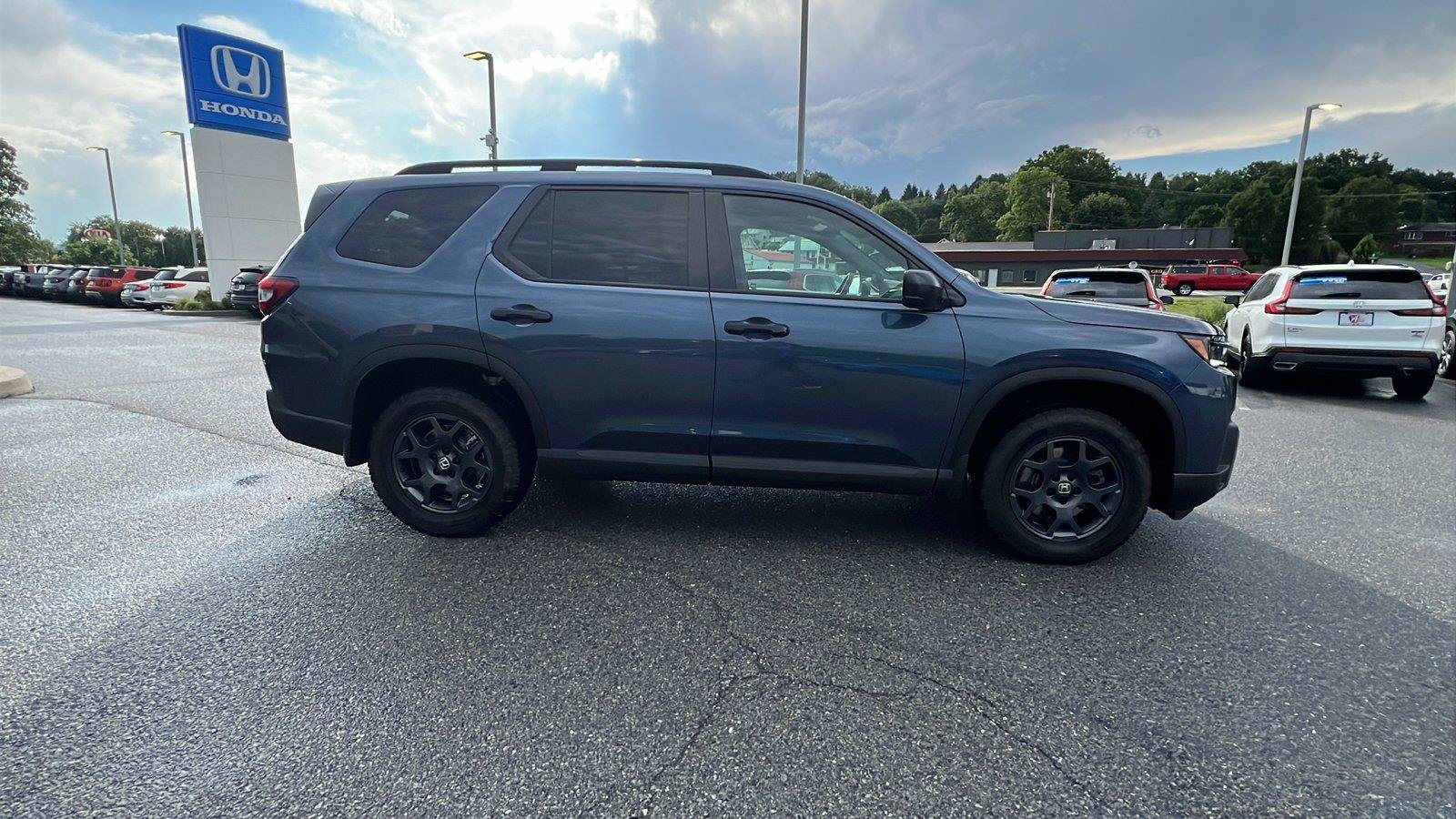Used 2026 Honda Pilot TrailSport image 3