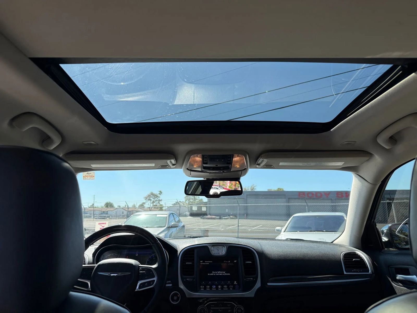 Used 2019 Chrysler 300 Limited w/ Safetytec Plus Group image 17