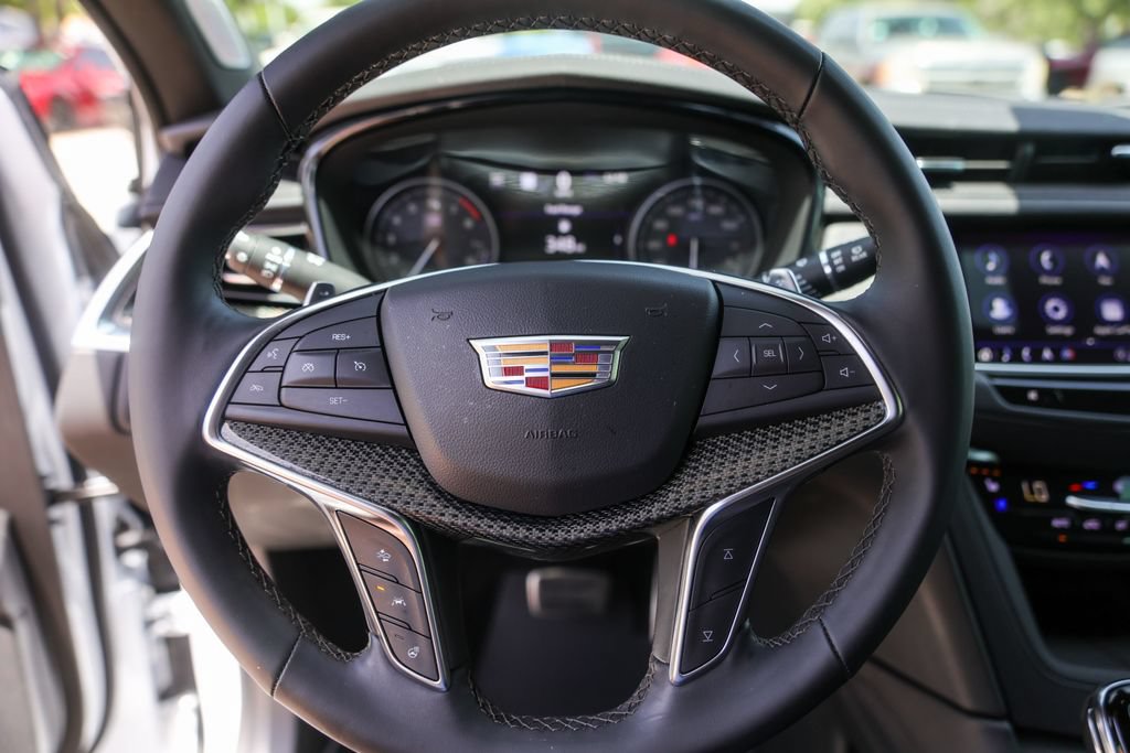 Used 2026 Cadillac XT5 Sportv w/ LPO, Onyx Lite Package AWD/4WD image 12