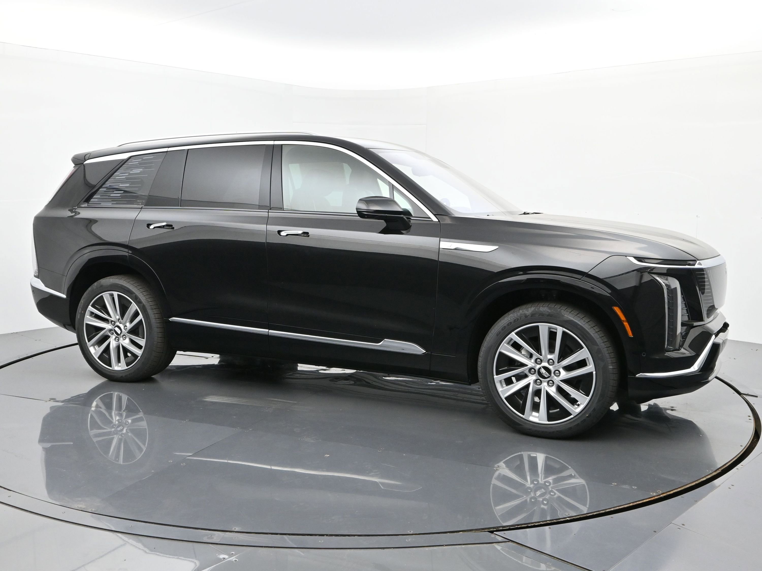 New 2026 Cadillac Vistiq Luxury w/ LPO, Floor Liner Package image 7