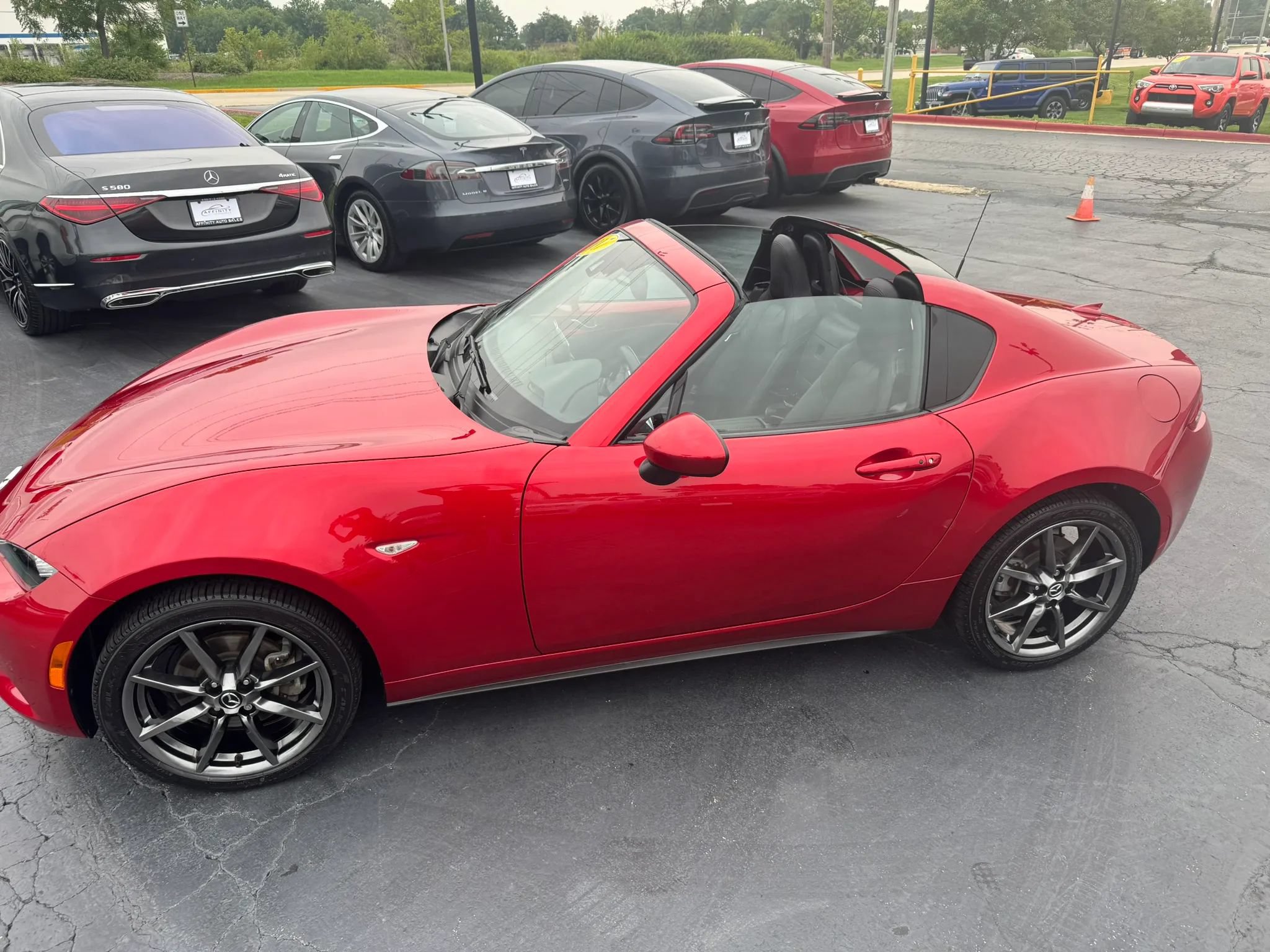 Used 2017 MAZDA MX-5 Miata RF Grand Touring RWD image 2