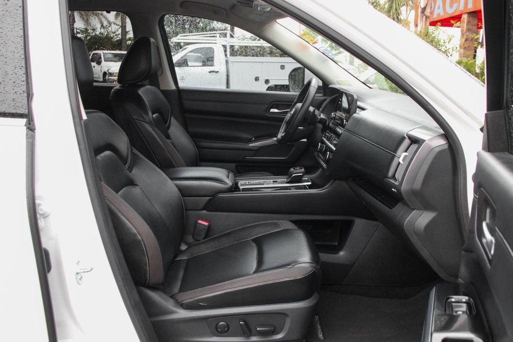 Used 2024 Nissan Pathfinder SL w/ SL Premium Package image 41