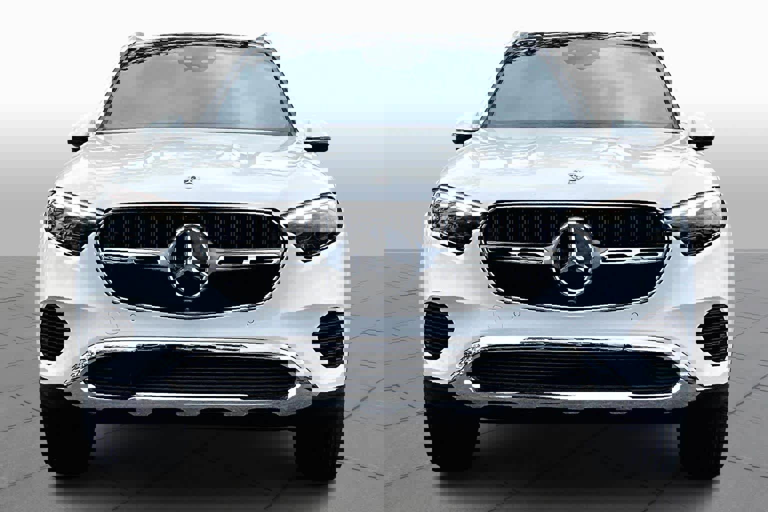 Used 2024 Mercedes-Benz GLC 300 4MATIC image 4