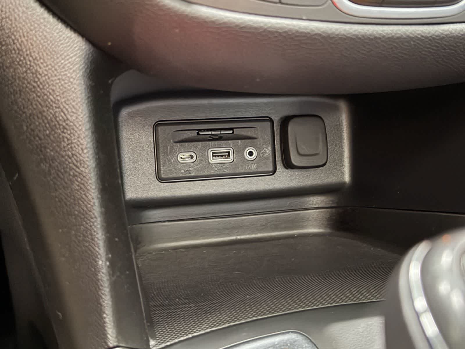 Used 2019 Chevrolet Equinox LT AWD/4WD image 23