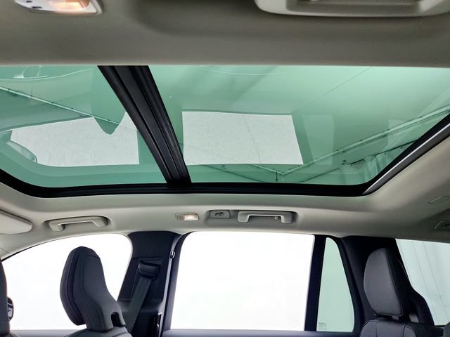 New 2026 Volvo XC90 B6 Plus w/ Protection Package AWD/4WD image 18