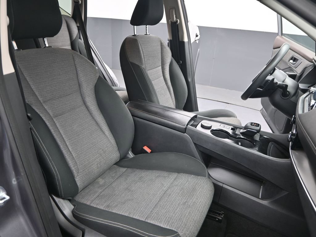 Used 2021 Nissan Rogue SV image 26