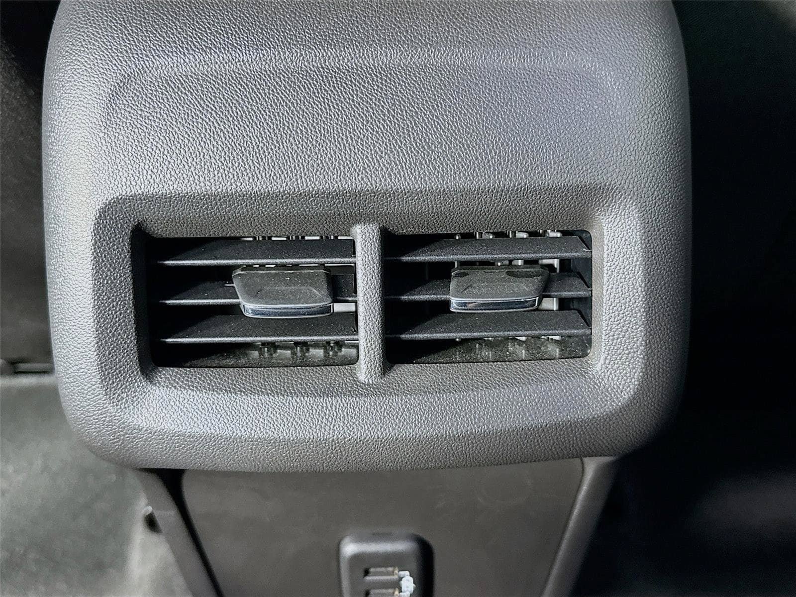 Used 2024 Chevrolet Equinox LT FWD image 25