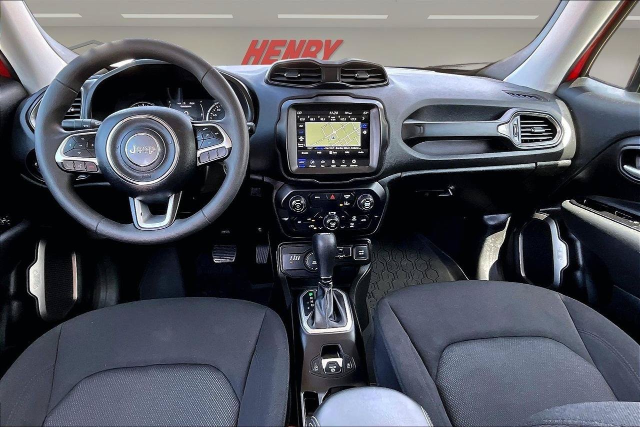 Used 2023 Jeep Renegade Latitude AWD/4WD image 7