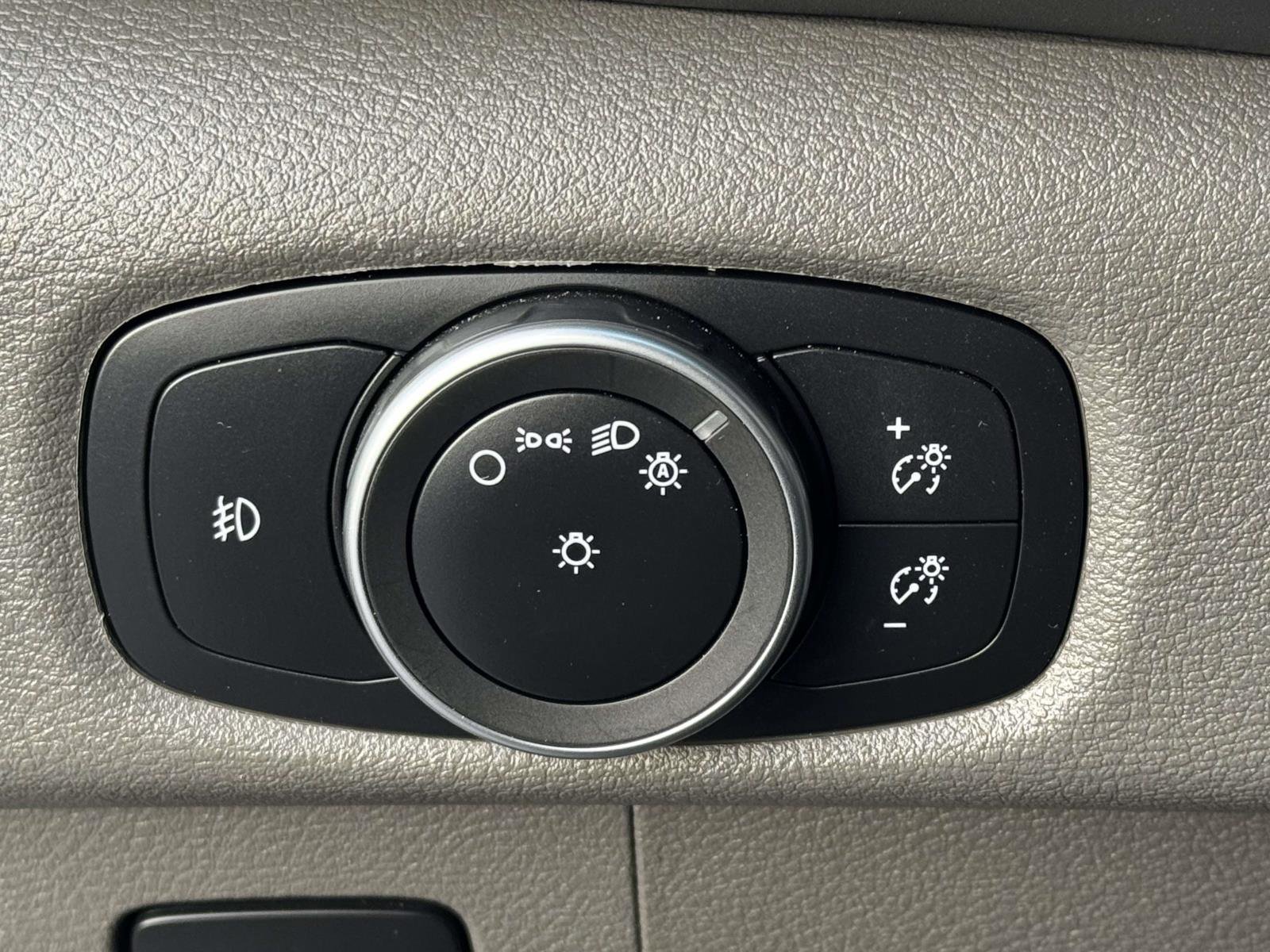 Used 2023 Ford Transit 350 XLT image 19