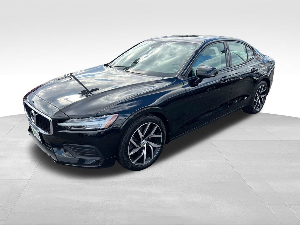 Used 2020 Volvo S60 T6 Momentum image 4