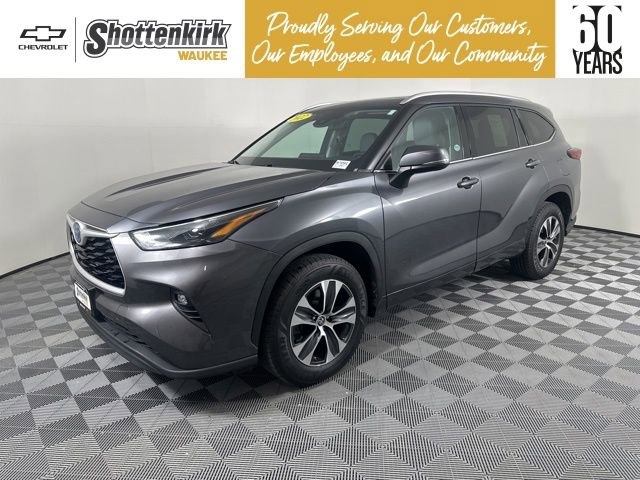 Used 2022 Toyota Highlander XLE image 7