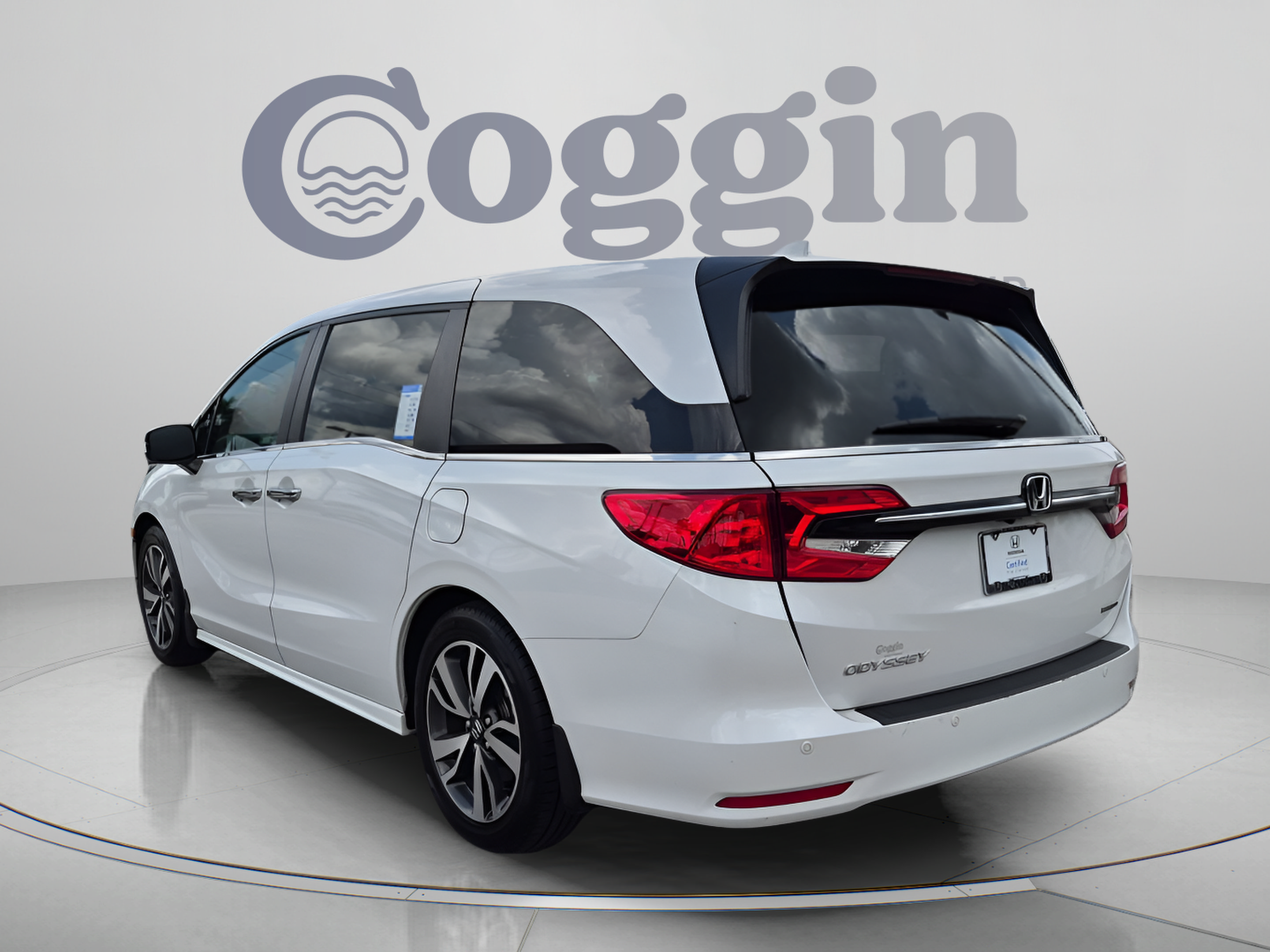 Used 2023 Honda Odyssey Touring image 4