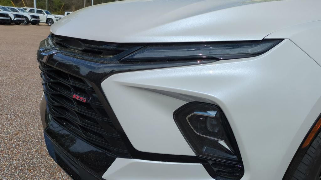 Used 2023 Chevrolet Blazer RS w/ Driver Confidence II Package image 9