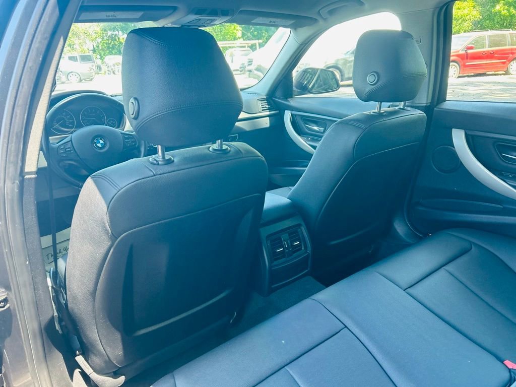 Used 2015 BMW 320i Sedan RWD image 29