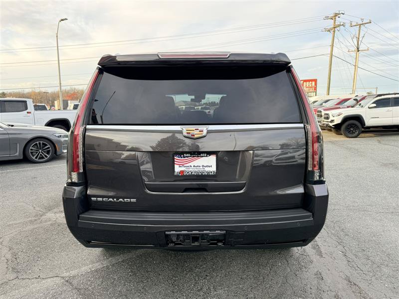 Used 2017 Cadillac Escalade Luxury AWD/4WD image 6