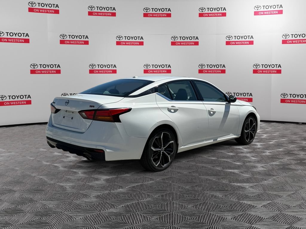 Used 2024 Nissan Altima 2.5 SR FWD image 5
