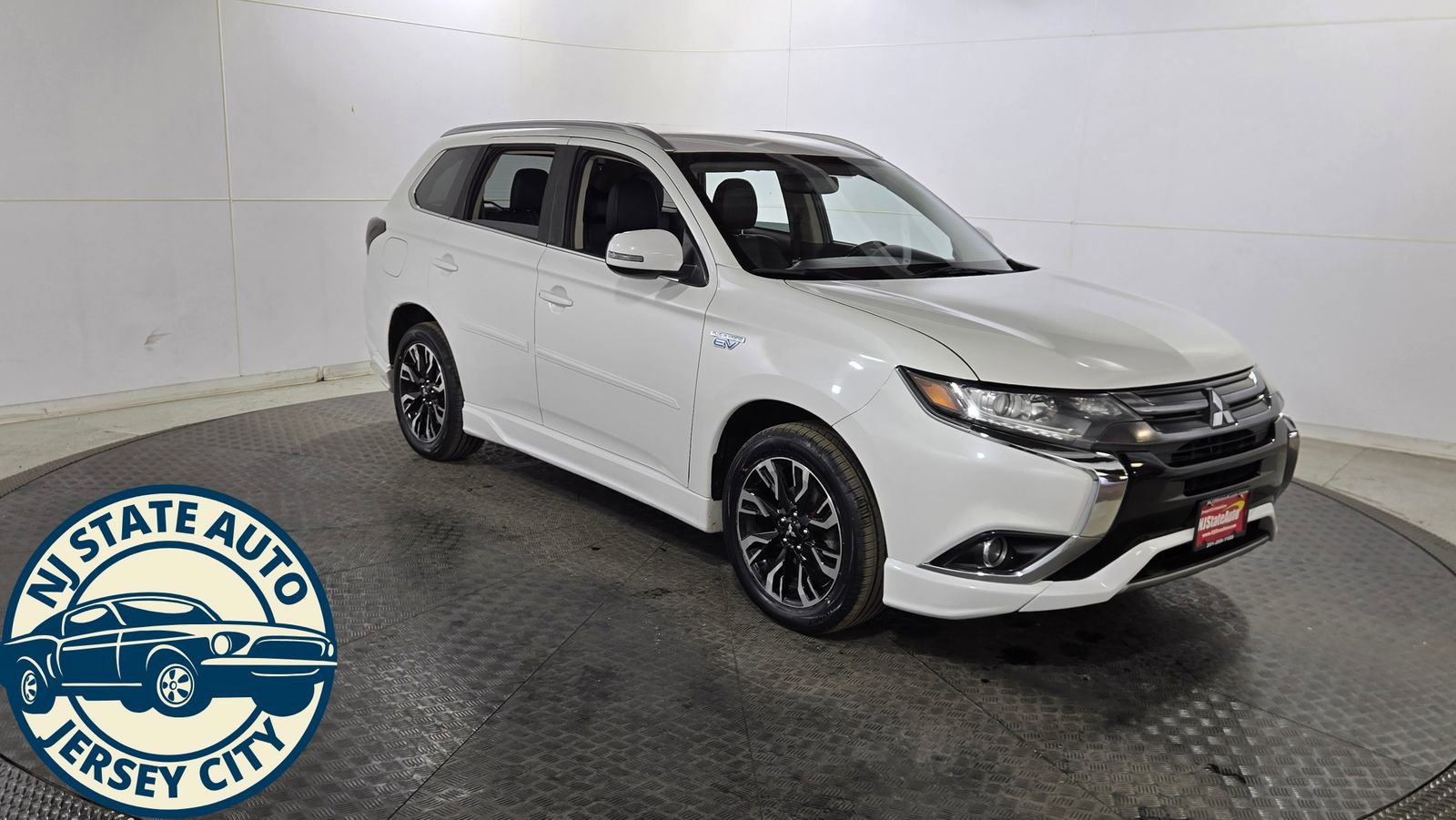 Used 2018 Mitsubishi Outlander SEL image 1