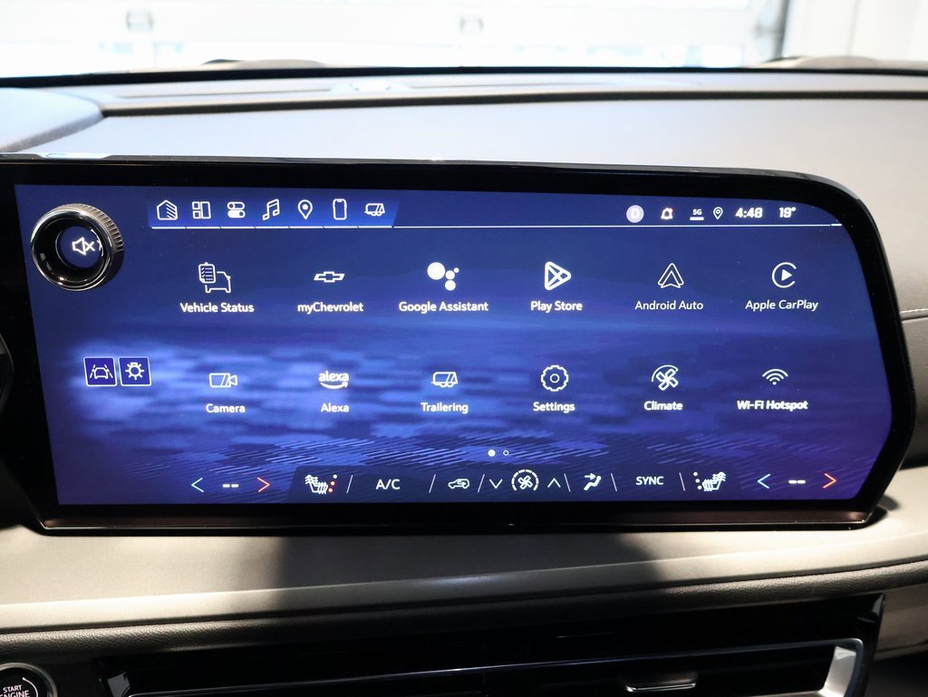 Used 2025 Chevrolet Traverse LT w/ Sun and Wheel Package image 21